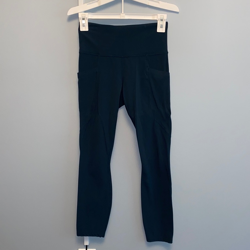 Women’s athleta leggings with pockets (blue)